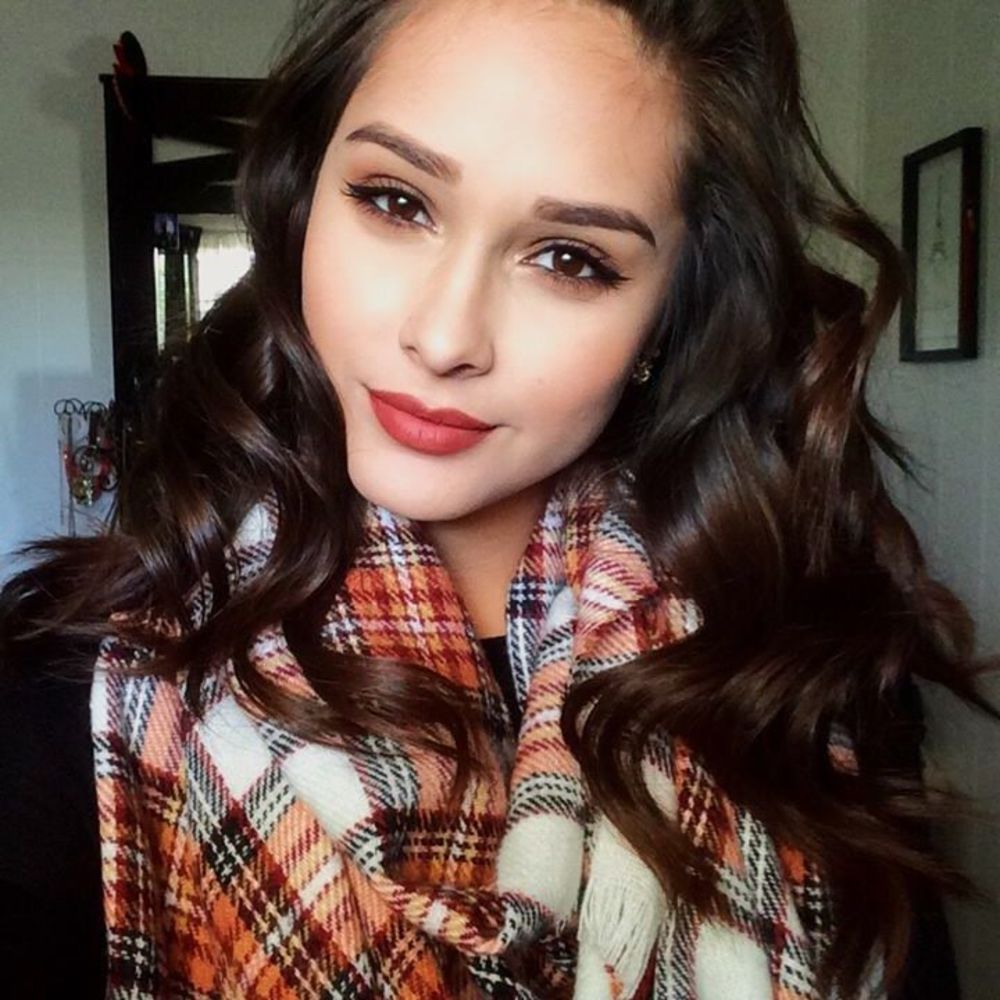 Meet your Posher, Sarai